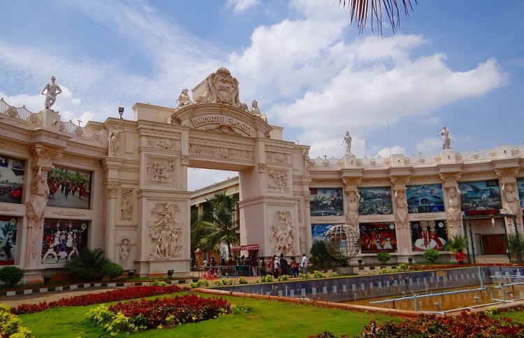 Explore the amazing sights of Bangalore